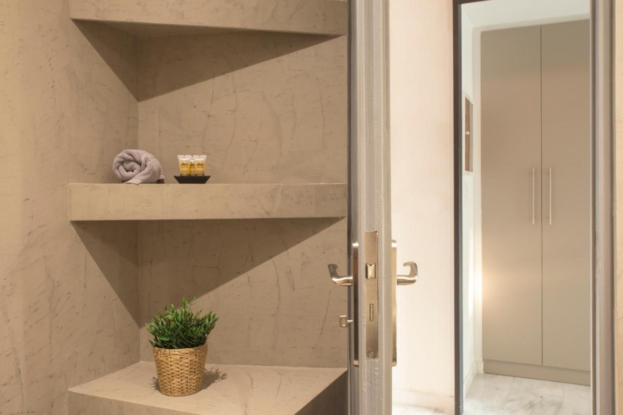 Luxury Apt With Parking-Living Stone Silver Aten Exteriör bild
