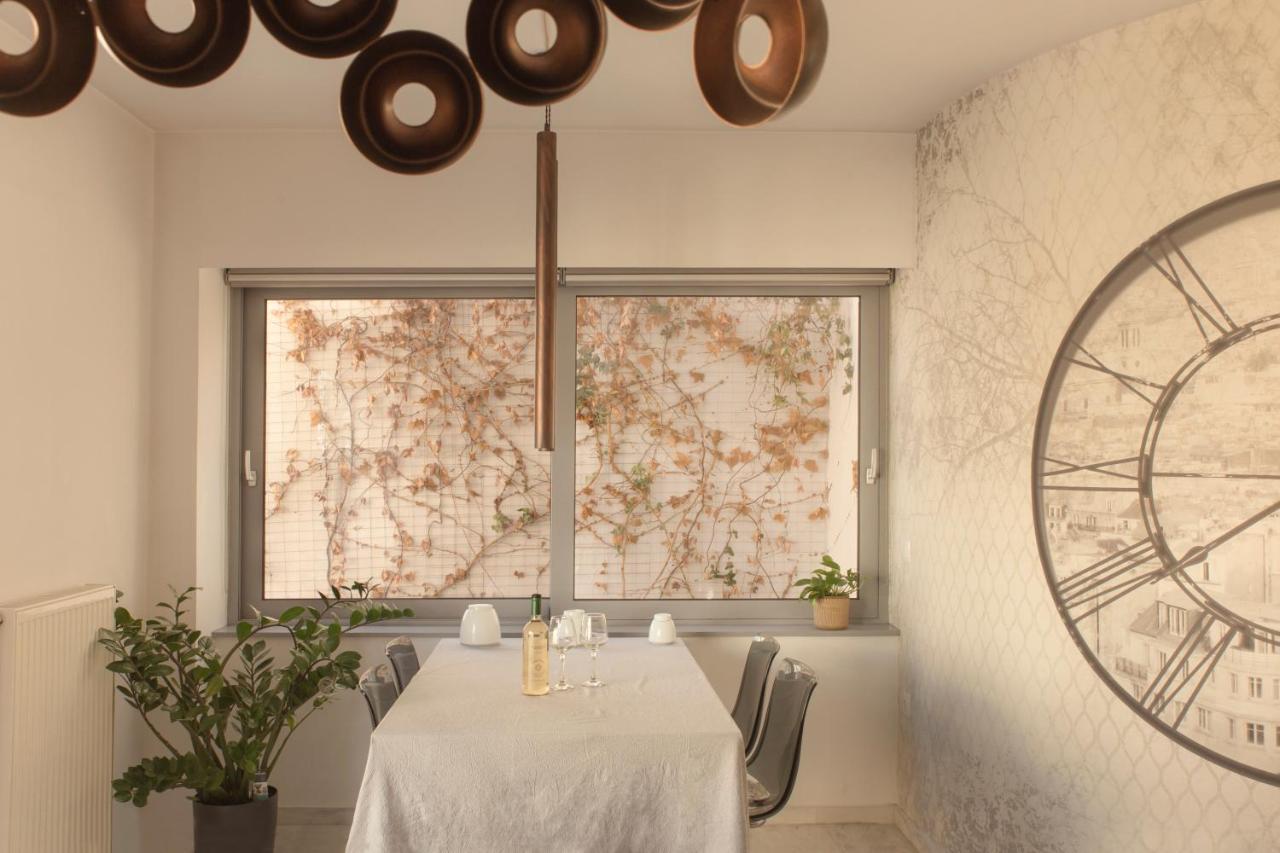 Luxury Apt With Parking-Living Stone Silver Aten Exteriör bild
