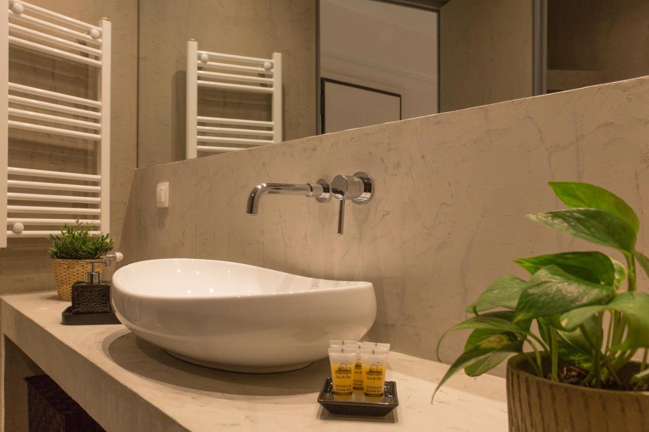 Luxury Apt With Parking-Living Stone Silver Aten Exteriör bild