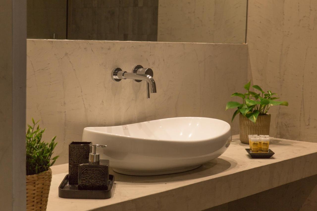 Luxury Apt With Parking-Living Stone Silver Aten Exteriör bild